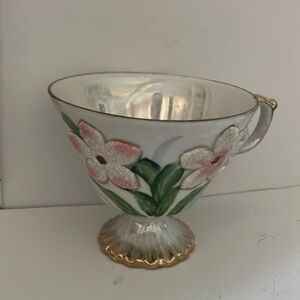 Delicate‎ Iridescent Floral Textured Teacup with Gold Trim